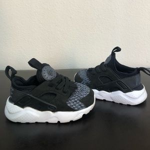 Nike toddler Huarache sz 5c